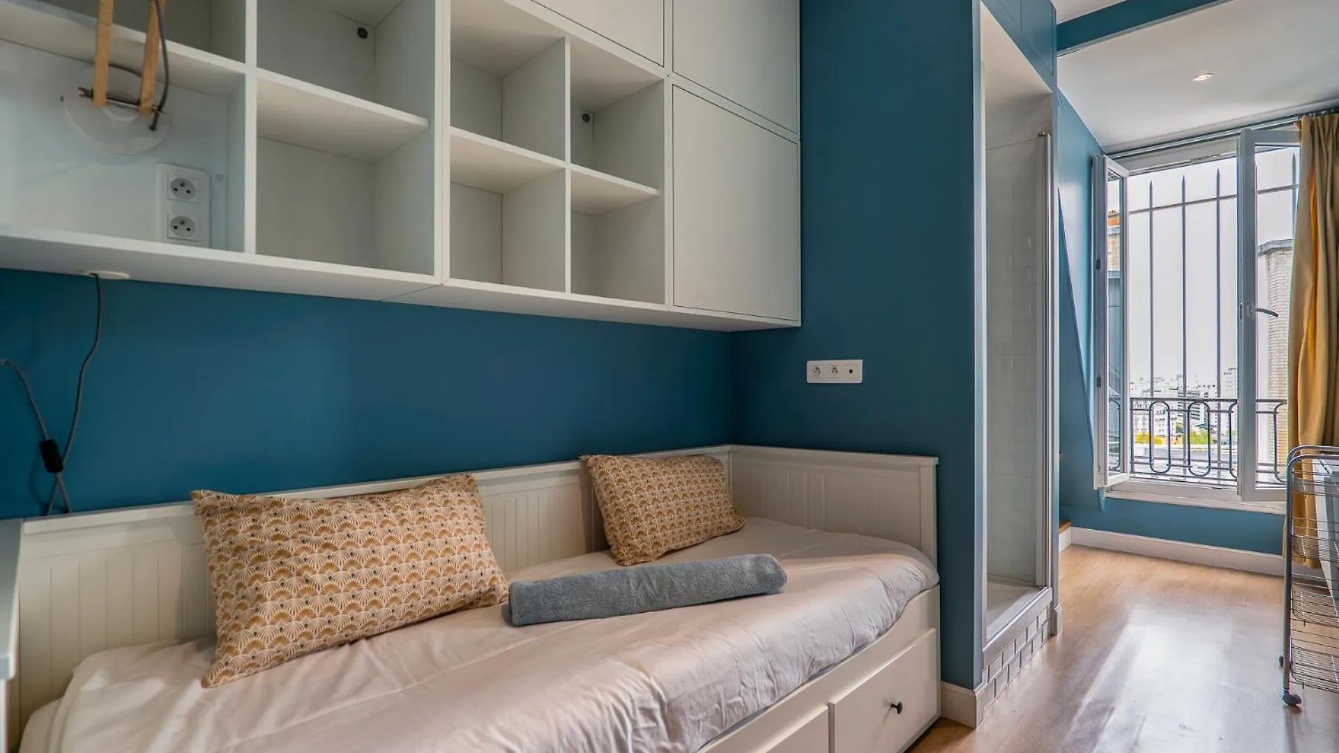 Goodguest-trocadero Tour Eiffel Bail Mobilite باريس
